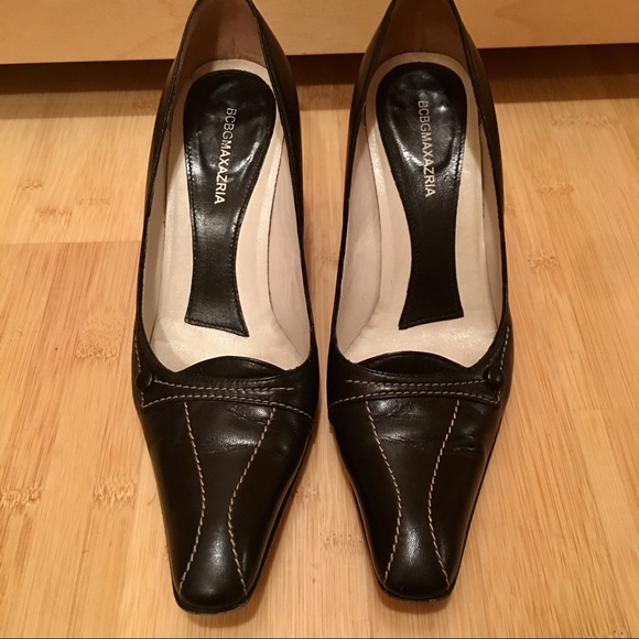 BCBG Max Azaria closed toe leather heels - Picture 1 of 4